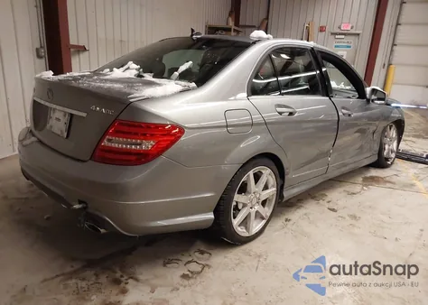 2014 Mercedes-Benz C 300 Sport 4Matic из США, поврежденный, VIN WDDGF8AB2EA924488
